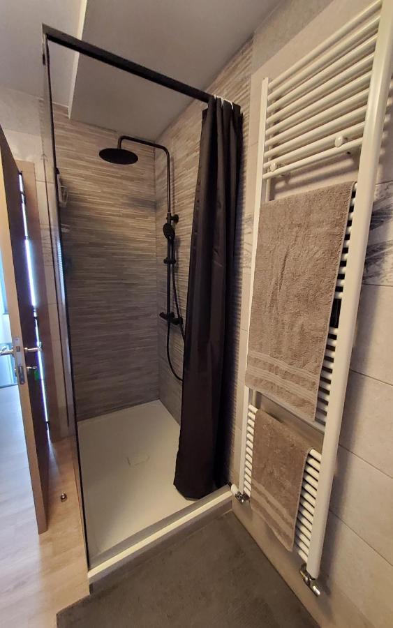 Chambre Deluxe Au 2Eme Etage, Chambre Double Au 4Eme Etage Not A Hotel Bruksela Zewnętrze zdjęcie